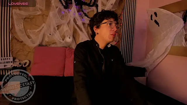 Desire Ecstasy online show from 10/25/25, 12:45