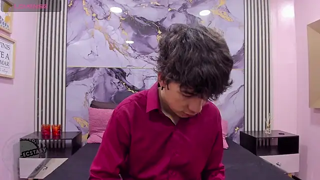 Snapshot of Desire_Ecstasy chatting on 11/06/25, 01:12 Desire Ecstasy online show from 11/06/25, 01:12