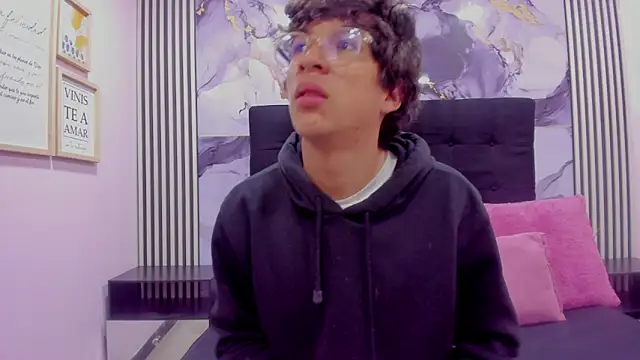 Snapshot of Desire_Ecstasy chatting on 11/23/25, 12:38 Desire Ecstasy online show from 11/23/25, 12:38