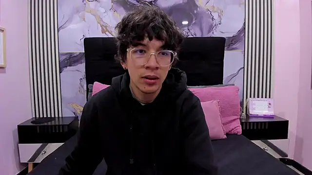 Snapshot of Desire_Ecstasy chatting on 12/01/25, 01:27 Desire Ecstasy online show from 12/01/25, 01:27