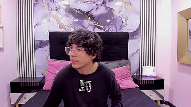 Snapshot of Desire_Ecstasy chatting on 12/03/25, 01:09 Desire Ecstasy online show from 12/03/25, 01:09