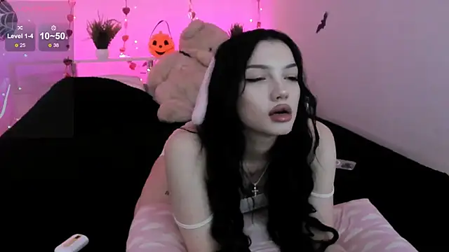 Snapshot of AkiraAsai chatting on 10/19/25, 08:42 AkiraAsai online show from 10/19/25, 08:42