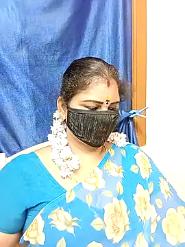 Snapshot of sushma26 chatting on 11/14/25, 04:49 sushma26 online show from 11/14/25, 04:49