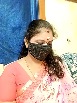 Snapshot of sushma26 chatting on 11/18/25, 07:57 sushma26 online show from 11/18/25, 07:57