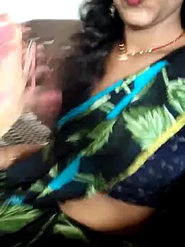 Snapshot of AnanyaKapoor89 chatting on 09/13/25, 06:35 AnanyaKapoor89 online show from 09/13/25, 06:35