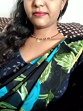 Snapshot of AnanyaKapoor89 chatting on 09/17/25, 05:42 AnanyaKapoor89 online show from 09/17/25, 05:42