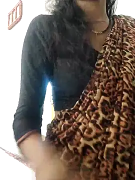 Snapshot of AnanyaKapoor89 chatting on 10/07/25, 07:27 AnanyaKapoor89 online show from 10/07/25, 07:27