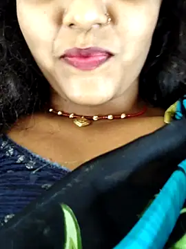 Snapshot of AnanyaKapoor89 chatting on 10/08/25, 07:50 AnanyaKapoor89 online show from 10/08/25, 07:50