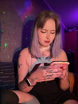 Snapshot of n1ghtcloud chatting on 09/20/25, 08:43 n1ghtcloud online show from 09/20/25, 08:43