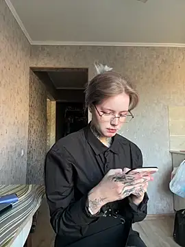 Snapshot of n1ghtcloud chatting on 09/25/25, 11:14 n1ghtcloud online show from 09/25/25, 11:14