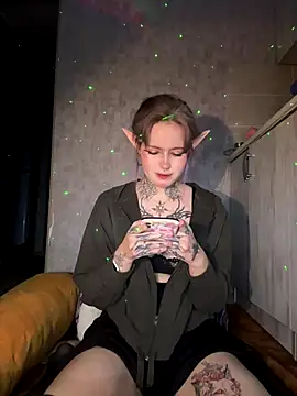 Snapshot of n1ghtcloud chatting on 10/02/25, 09:55 n1ghtcloud online show from 10/02/25, 09:55