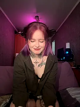 Snapshot of n1ghtcloud chatting on 10/10/25, 06:01 n1ghtcloud online show from 10/10/25, 06:01