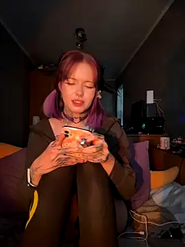 Snapshot of n1ghtcloud chatting on 10/14/25, 10:49 n1ghtcloud online show from 10/14/25, 10:49