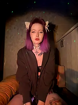 Snapshot of n1ghtcloud chatting on 10/16/25, 10:11 n1ghtcloud online show from 10/16/25, 10:11