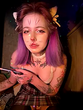 Snapshot of n1ghtcloud chatting on 10/25/25, 09:20 n1ghtcloud online show from 10/25/25, 09:20