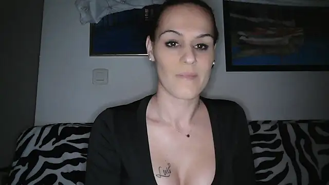 Snapshot of yumara351 chatting on 01/14/26, 12:33 yumara351 online show from 01/14/26, 12:33
