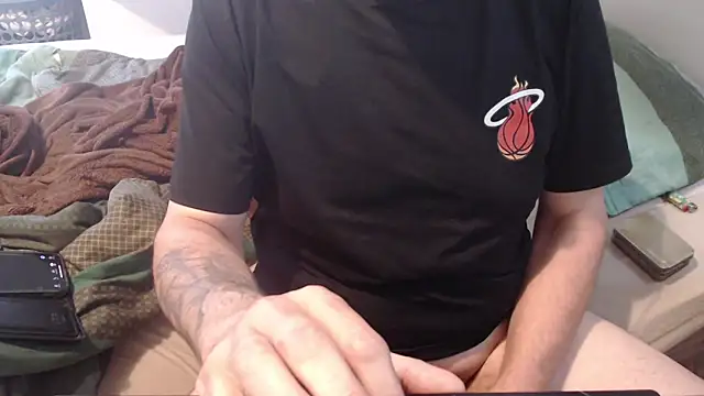 idiotpig66 online show from 03/22/25, 10:04