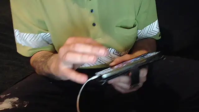 idiotpig66 online show from 09/15/25, 09:20