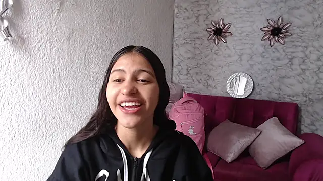 Evagirl69 online show from 06/05/26, 12:44