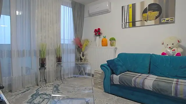 Snapshot of ScarletTemptations chatting on 11/15/25, 05:27 ScarletTemptations online show from 11/15/25, 05:27