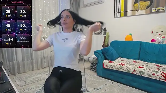 Snapshot of ScarletTemptations chatting on 12/14/25, 05:35 ScarletTemptations online show from 12/14/25, 05:35