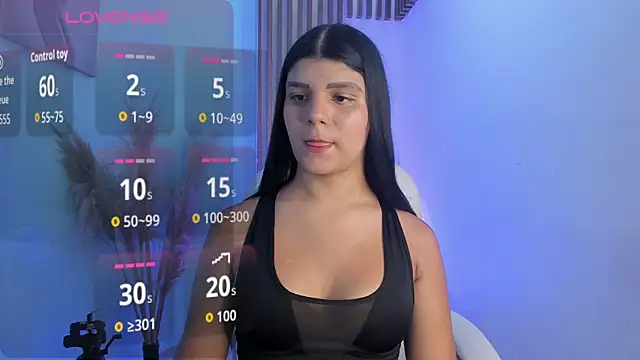 Snapshot of PauliinaBelle_ chatting on 10/31/25, 01:12 PauliinaBelle online show from 10/31/25, 01:12