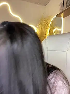 Zoe Serrat online show from 11/26/25, 12:39