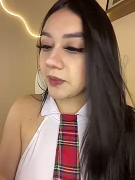 Zoe Serrat online show from 12/14/25, 01:38