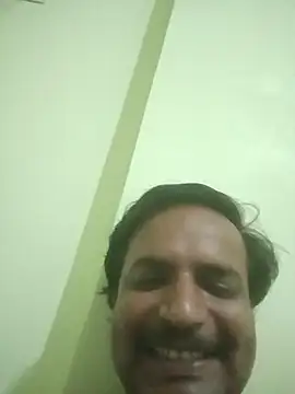 Snapshot of vardh033 chatting on 09/26/25, 07:07 vardh033 online show from 09/26/25, 07:07