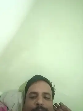 Snapshot of vardh033 chatting on 10/04/25, 03:15 vardh033 online show from 10/04/25, 03:15