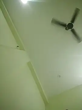 Snapshot of vardh033 chatting on 10/05/25, 08:23 vardh033 online show from 10/05/25, 08:23