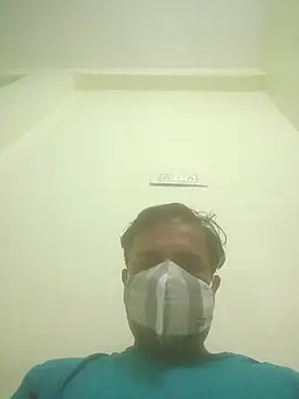 vardh033 online show from 10/27/25, 05:22