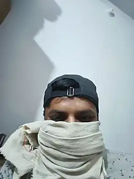 Snapshot of vardh033 chatting on 11/08/25, 07:12 vardh033 online show from 11/08/25, 07:12