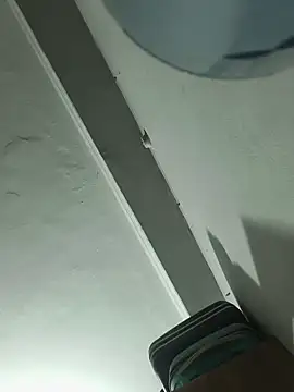 Snapshot of vardh033 chatting on 11/11/25, 07:03 vardh033 online show from 11/11/25, 07:03