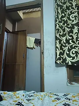 Snapshot of vardh033 chatting on 11/26/25, 07:09 vardh033 online show from 11/26/25, 07:09