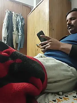 Snapshot of vardh033 chatting on 11/29/25, 03:15 vardh033 online show from 11/29/25, 03:15