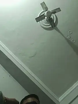 Snapshot of vardh033 chatting on 12/03/25, 05:22 vardh033 online show from 12/03/25, 05:22