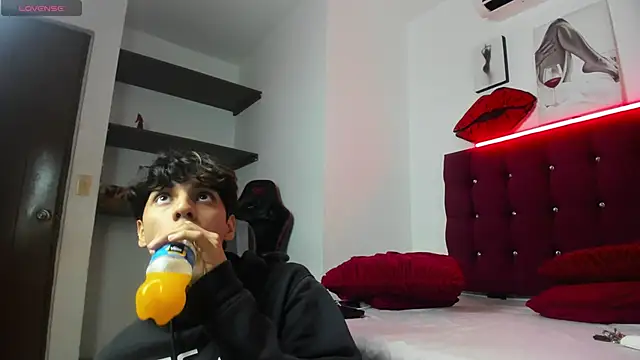 lightboy0 online show from 10/11/25, 02:59