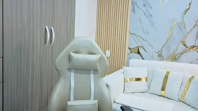 Madam Hott online show from 09/18/25, 03:41