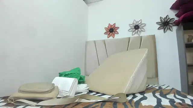 Adrianasex 69x online show from 10/15/25, 05:02