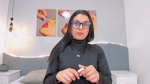 Snapshot of Sara_mora_ chatting on 05/28/26, 11:51 Sara mora online show from 05/28/26, 11:51
