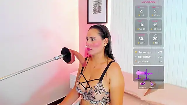 Snapshot of lauren_stone_ chatting on 10/22/25, 07:35 lauren stone online show from 10/22/25, 07:35