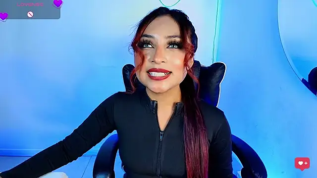 Naiaa Cruz online show from 05/21/26, 07:43