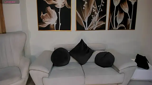 LeahNovac online show from 09/24/25, 11:13