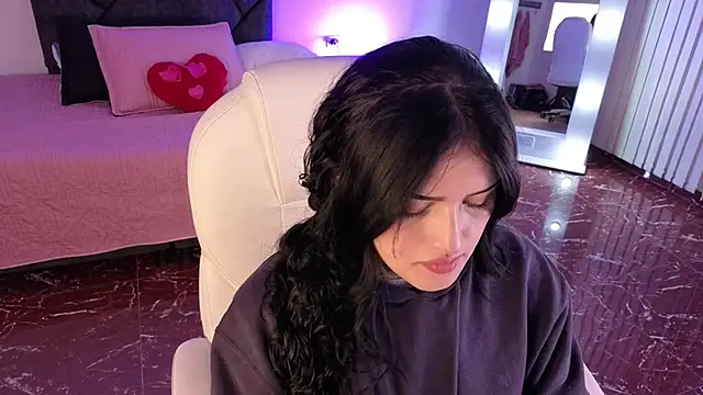 Snapshot of sari_belle chatting on 09/21/25, 11:34 sari belle online show from 09/21/25, 11:34