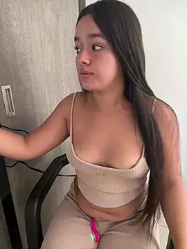 Luciaparker03 online show from 06/30/26, 12:17