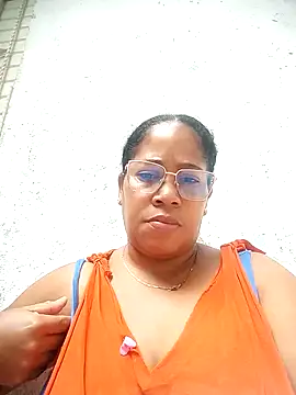 Snapshot of Big_ass_submissive chatting on 09/21/25, 05:25 Big ass submissive online show from 09/21/25, 05:25