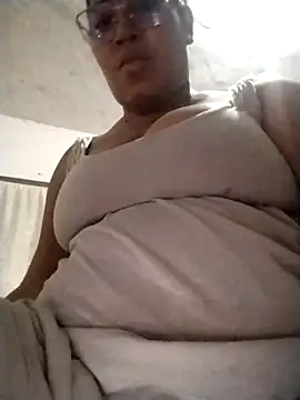 Snapshot of Big_ass_submissive chatting on 09/30/25, 02:27 Big ass submissive online show from 09/30/25, 02:27