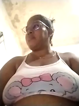 Snapshot of Big_ass_submissive chatting on 10/06/25, 10:07 Big ass submissive online show from 10/06/25, 10:07