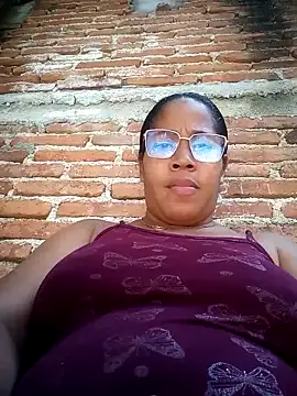 Snapshot of Big_ass_submissive chatting on 10/23/25, 05:23 Big ass submissive online show from 10/23/25, 05:23